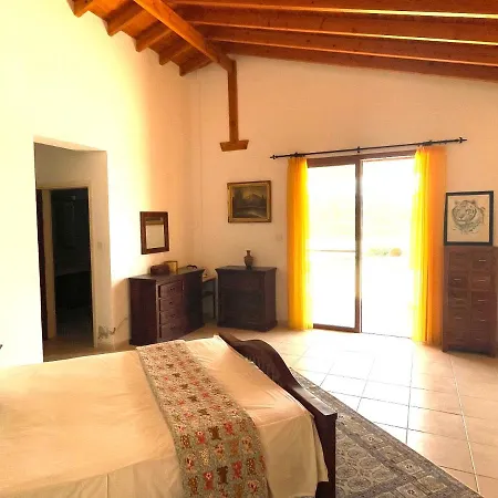 Rum i privatbostad Beautiful Paphos