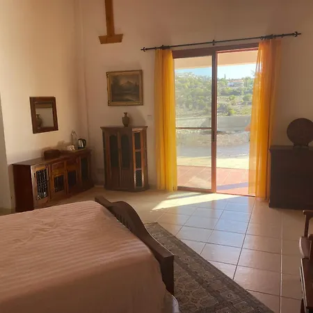 Beautiful Проживание в семье Пафос