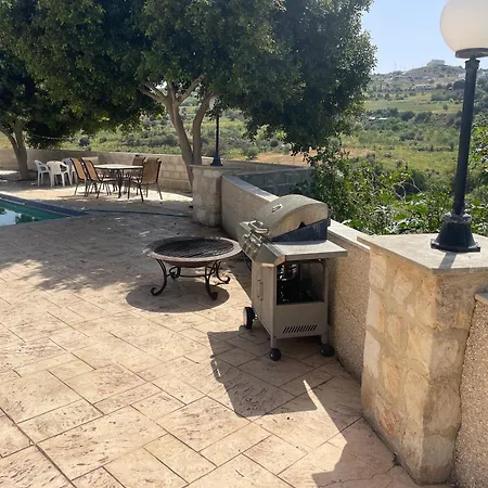 Beautiful بافوس